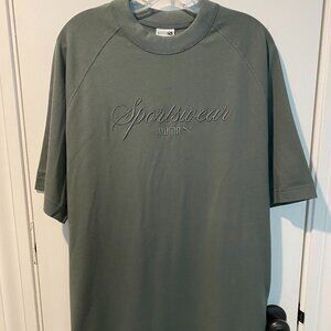 New PUMA – Classics + Oversized Fit Short Sleeve Tee - Size M